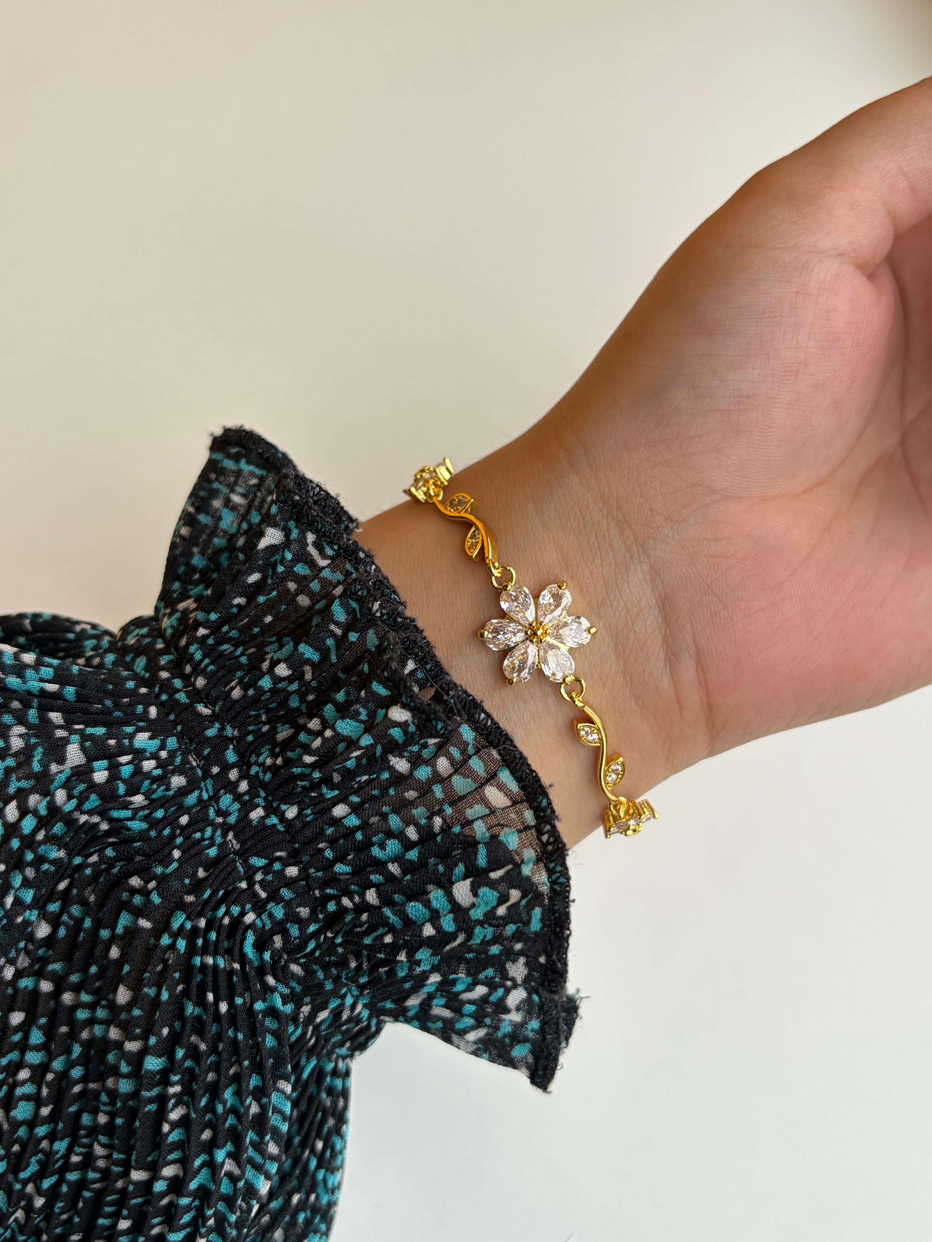 CRYSTAL FLOWER BRACELET