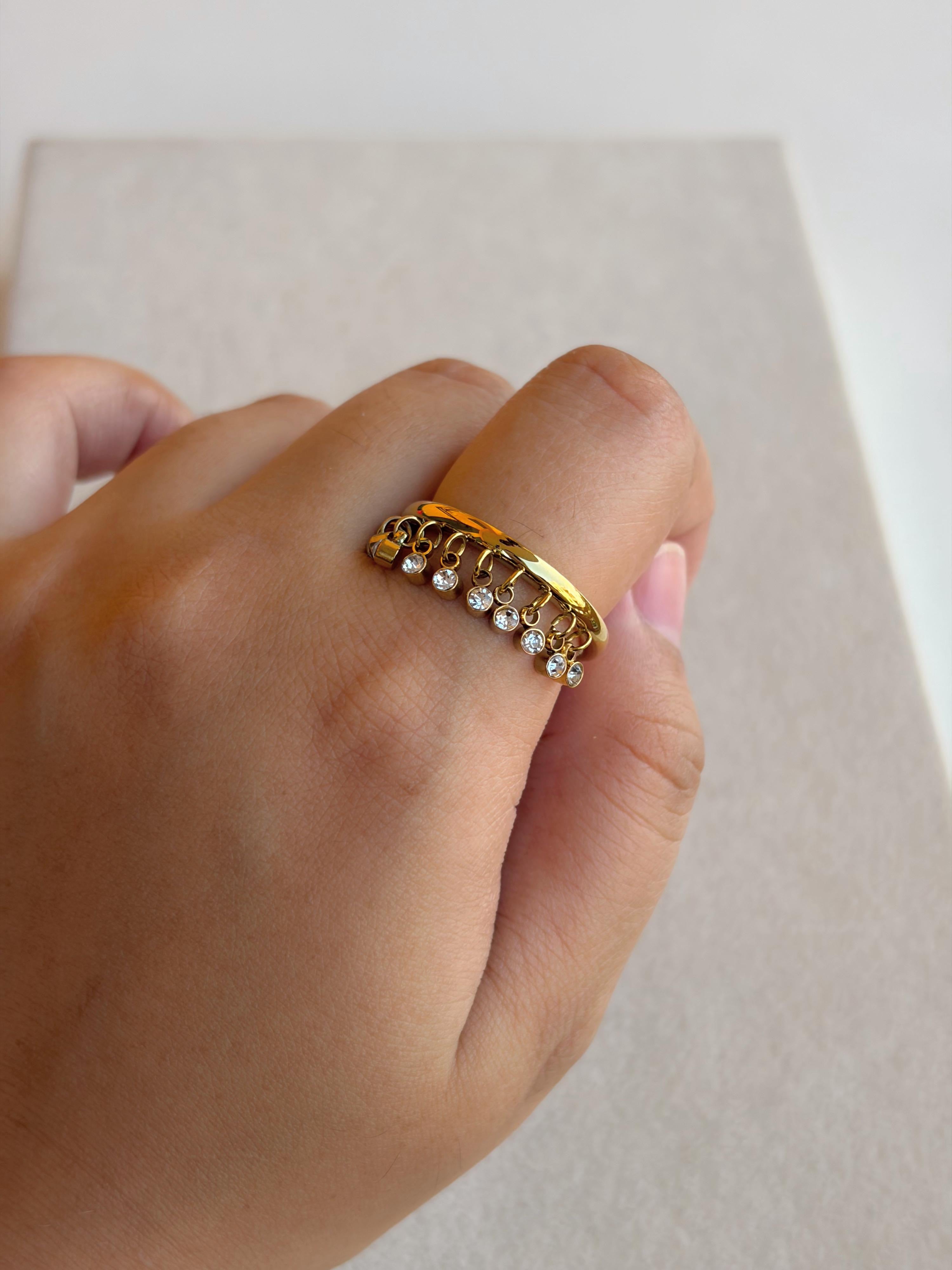 Elia Ring
