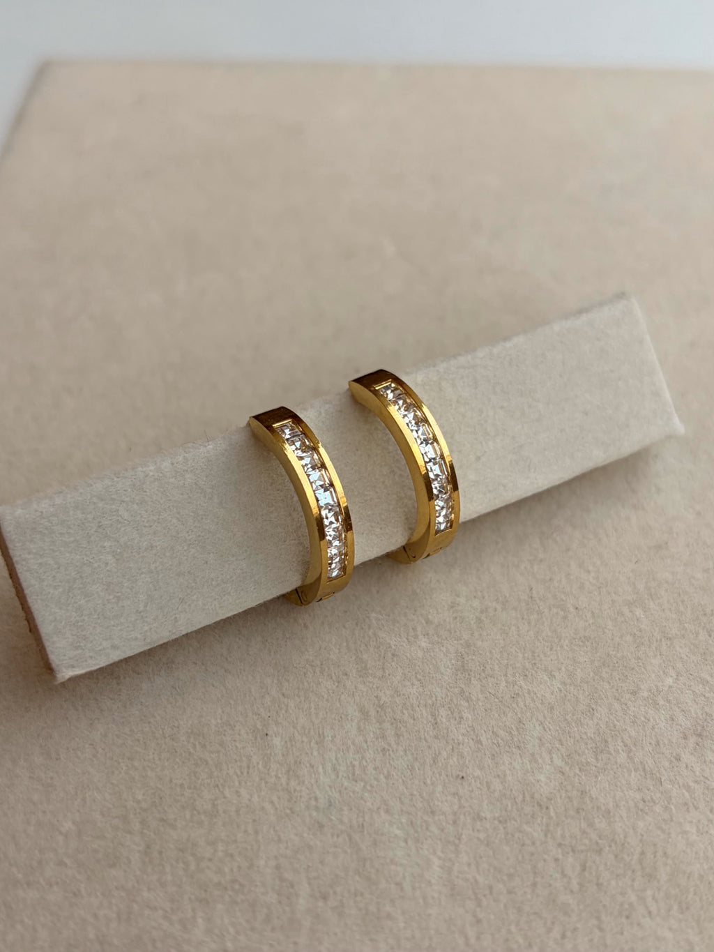 Luna Hoops