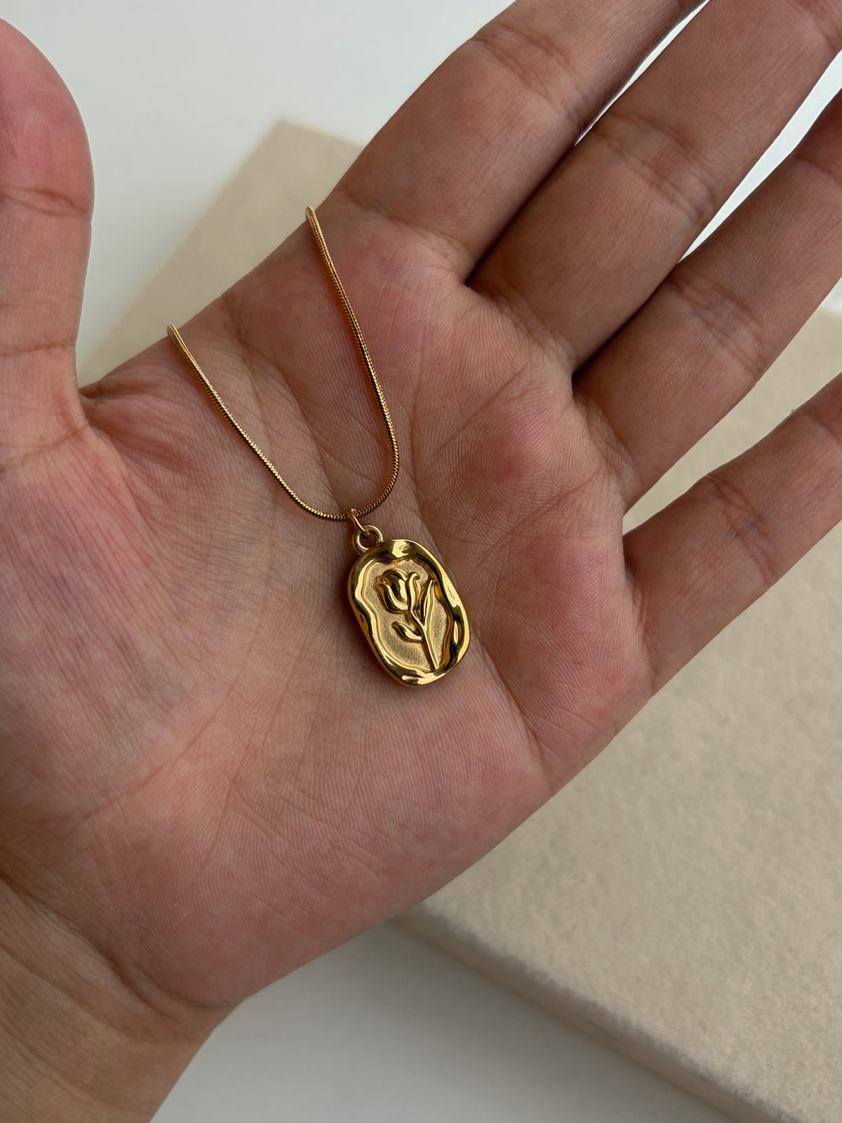 Rose Neckchain
