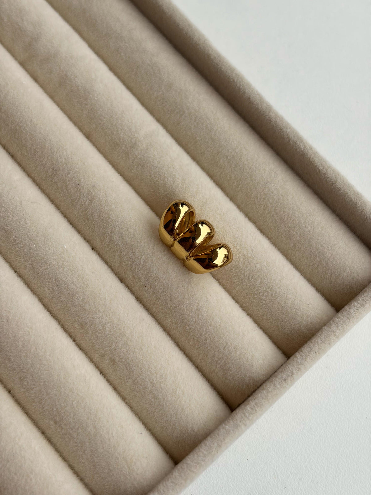Velora Ear Cuff