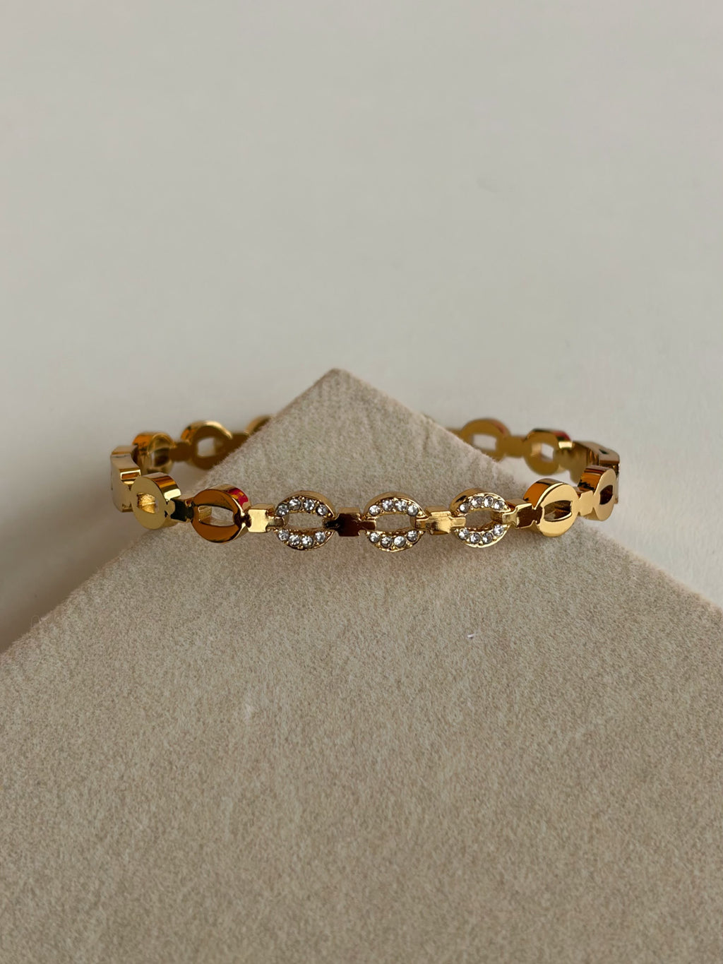 Belora Bracelet (2’2)