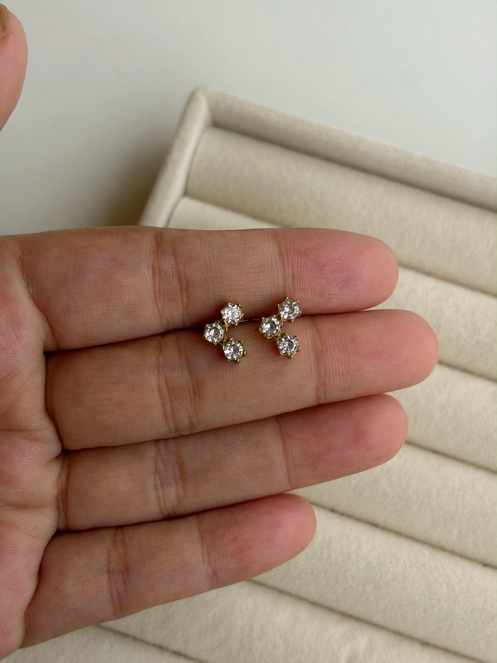 Mia Ball back studs