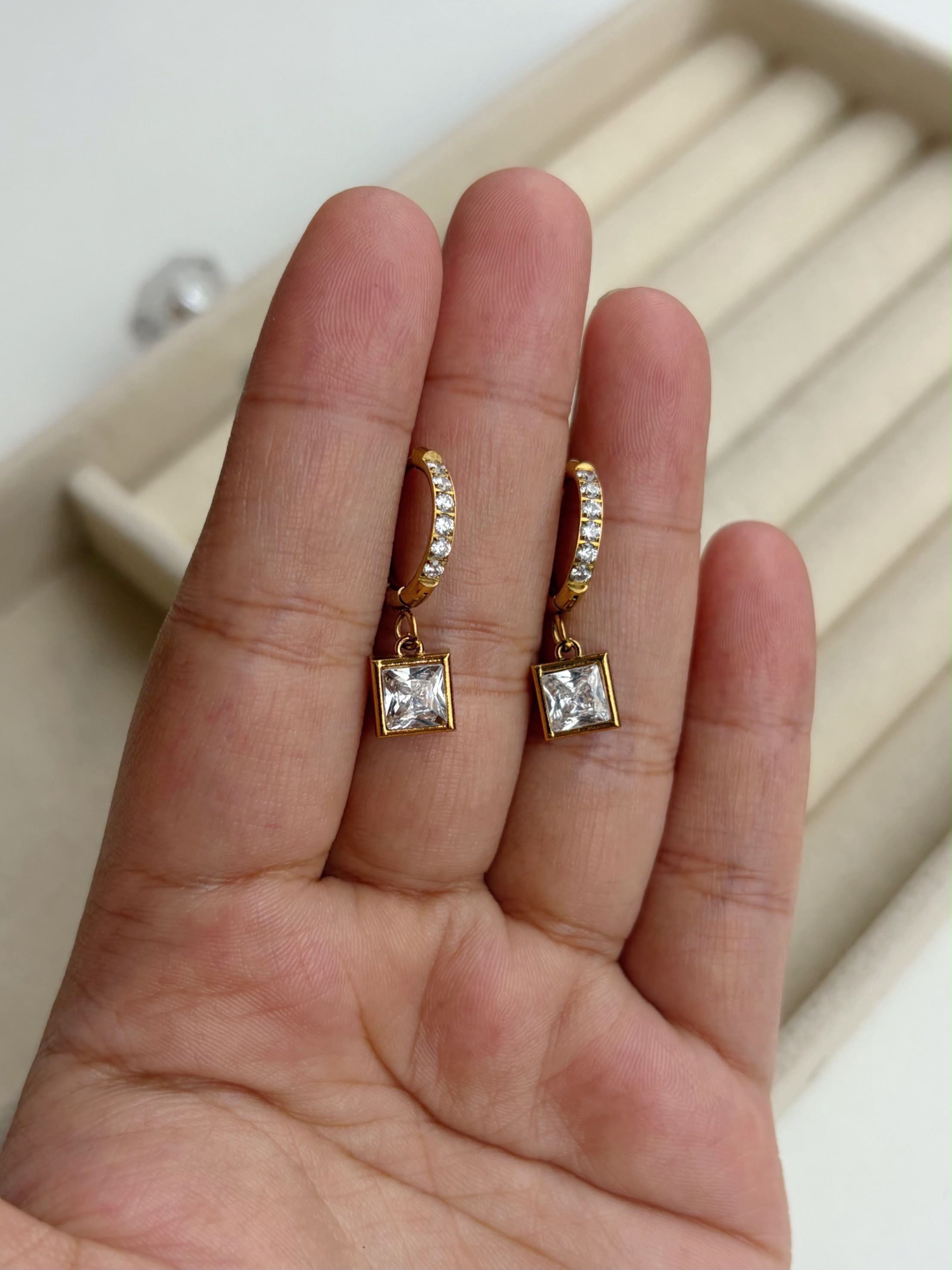 Zaria Hoops