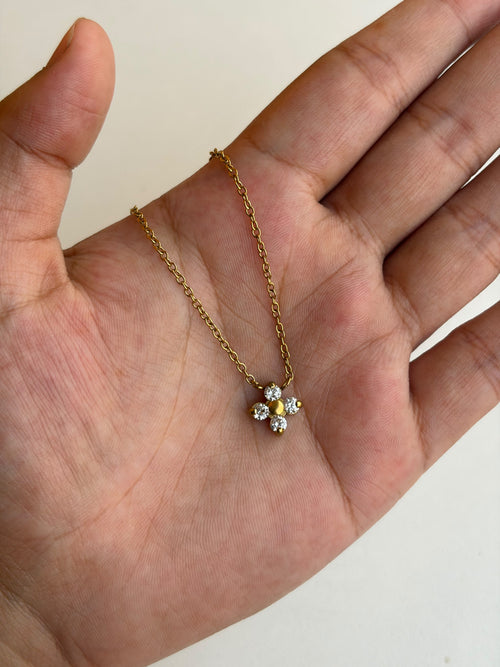 Aven Necklace