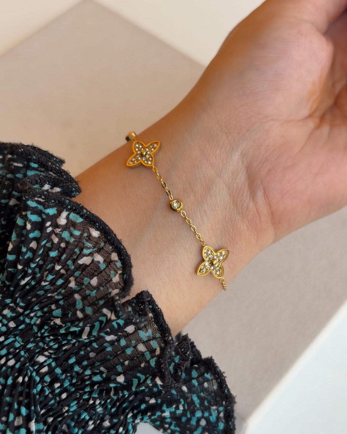 STUDDED CLOVER BRAACELT
