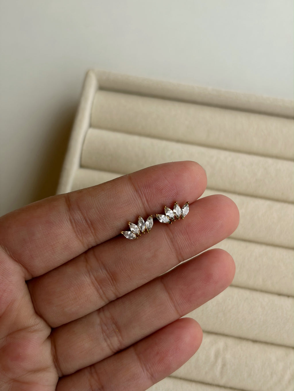 Petals ball back studs