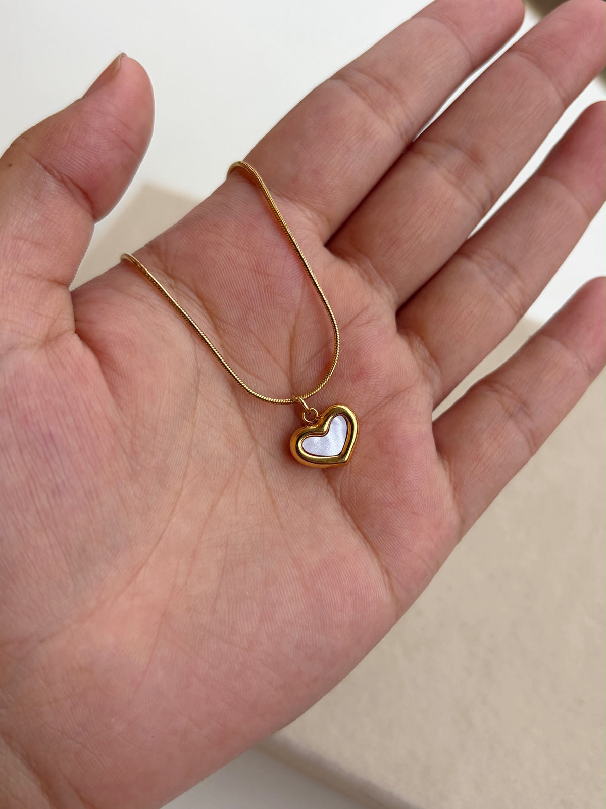 White Amore Neckchain