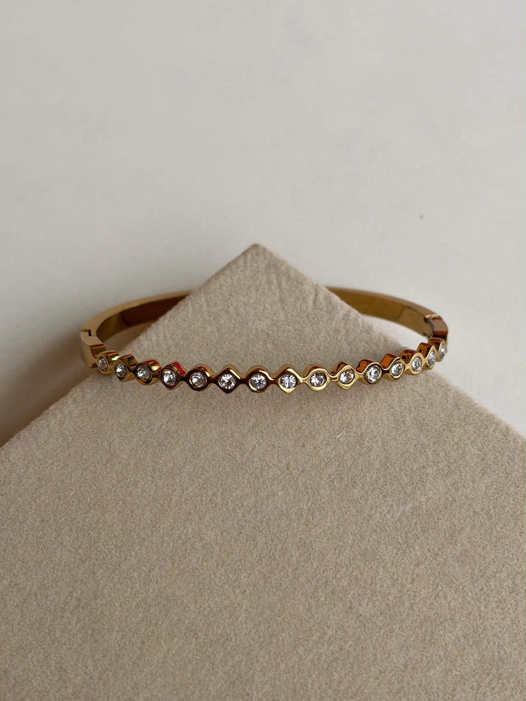 Vega Bracelet (2’4)