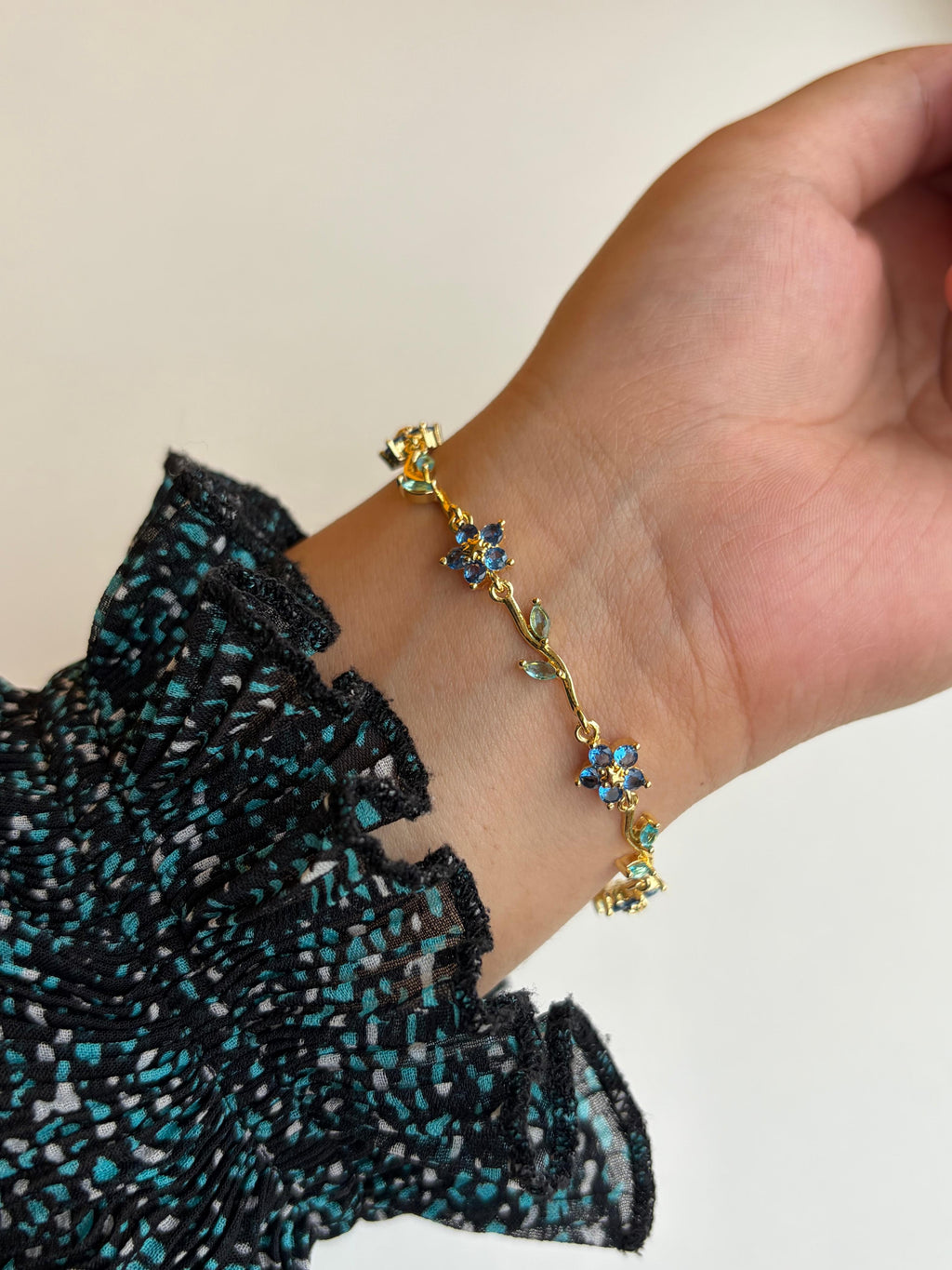 BLUE DAISY CHAIN BRACELET