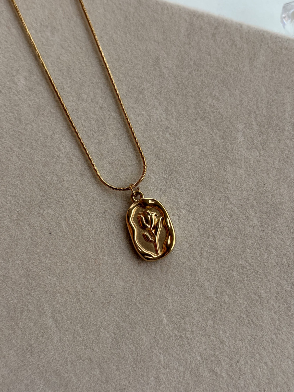 Rose Neckchain