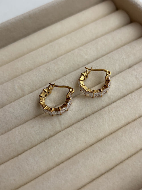 Celine Hoops