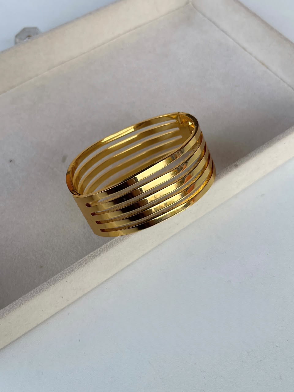 SOLID BRACELET