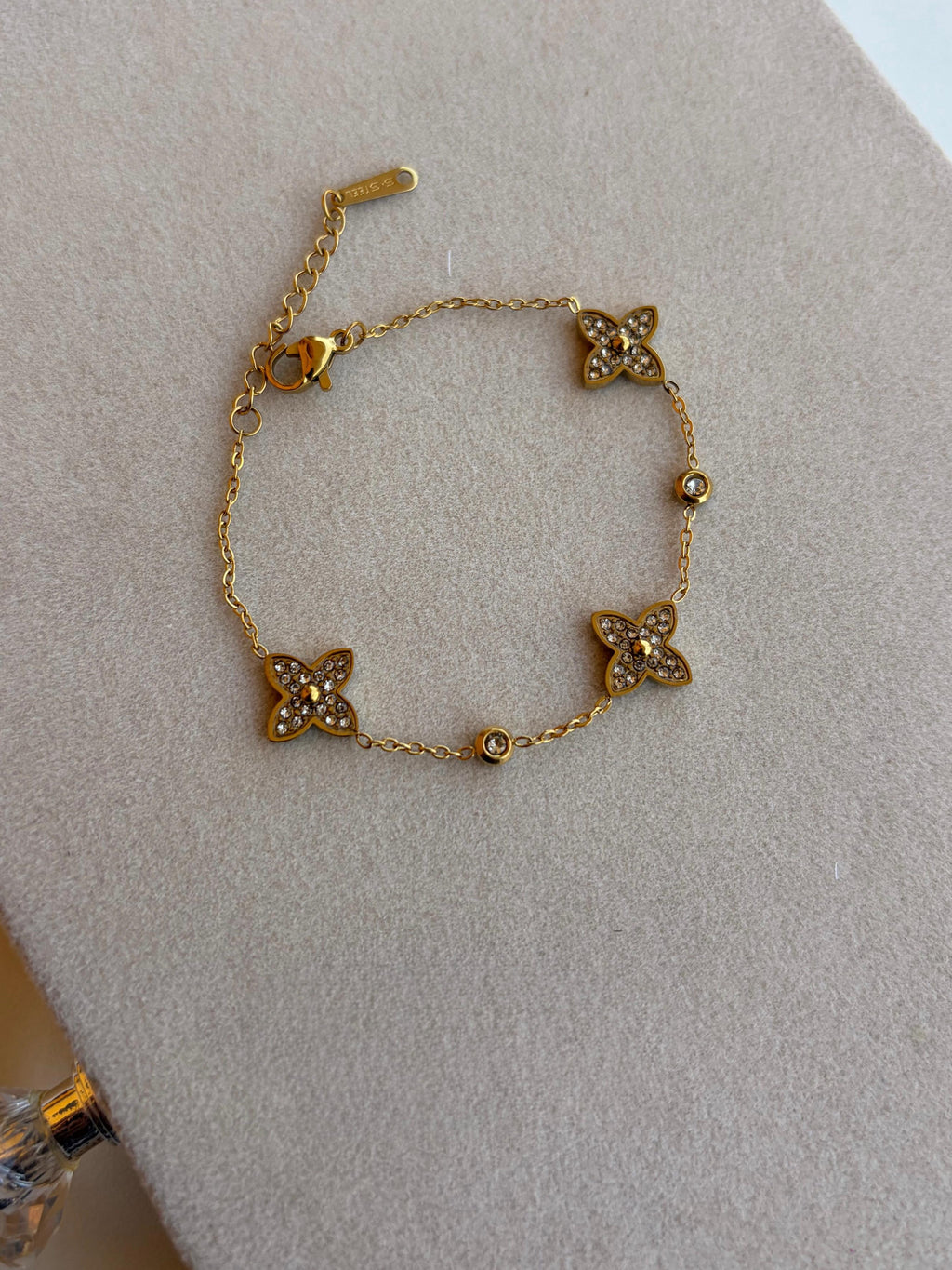 STUDDED CLOVER BRAACELT